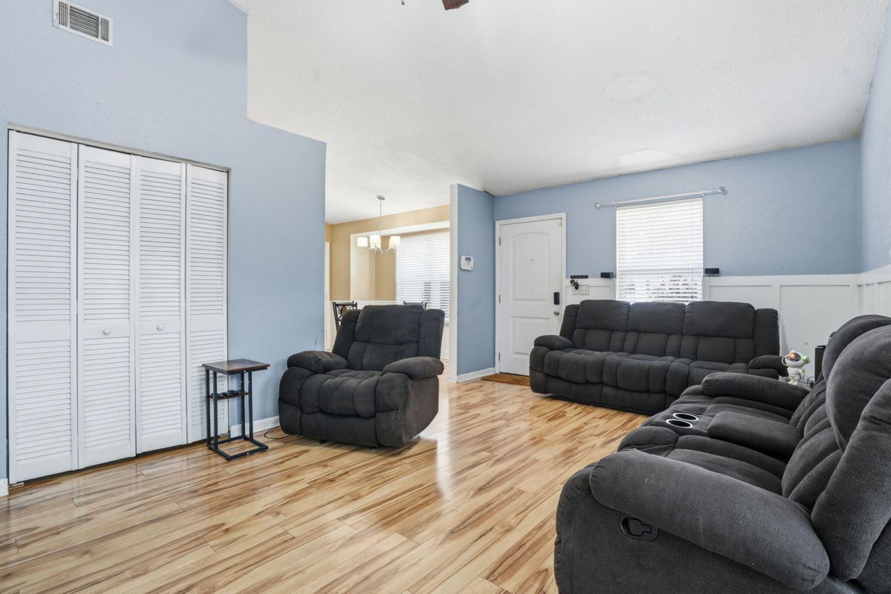 1225 Maryland Drive Photo 5