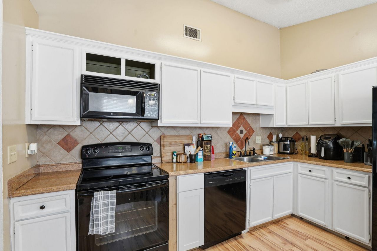 1225 Maryland Drive Photo 6