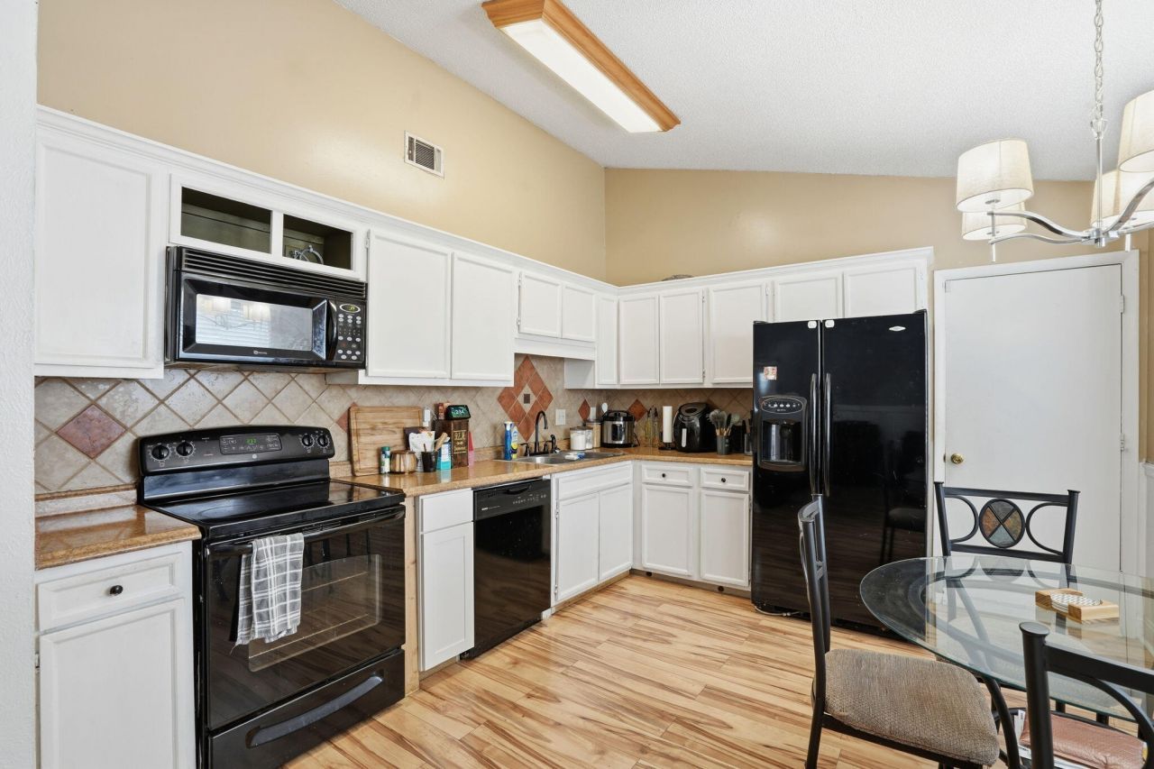 1225 Maryland Drive Photo 8