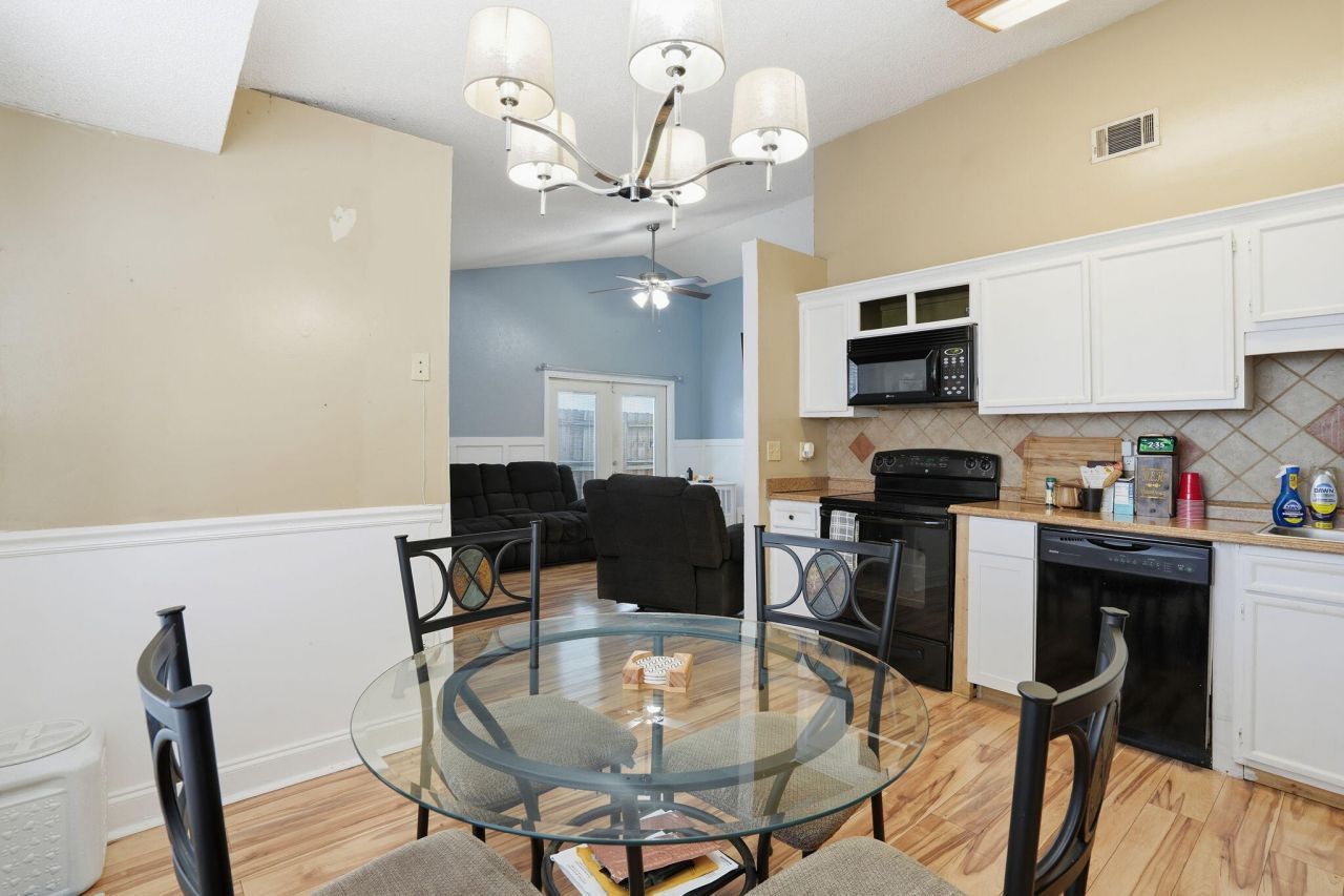 1225 Maryland Drive Photo 9