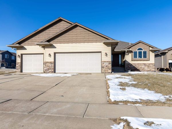 7816 W Kelsey Cir, Sioux Falls, SD 57106