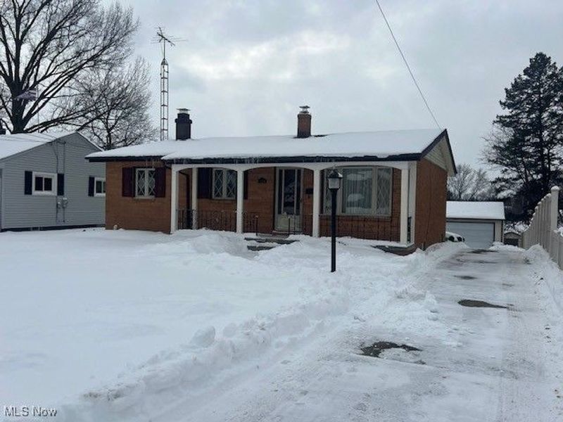 1124 Valley Drive NW, North Canton, OH 44720 Photo 1