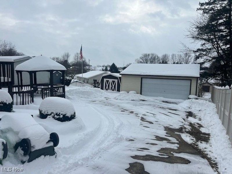 1124 Valley Drive NW, North Canton, OH 44720 Photo 2