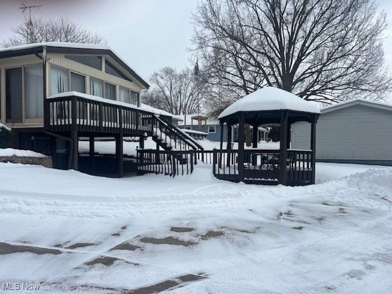 1124 Valley Drive NW, North Canton, OH 44720 Photo 4