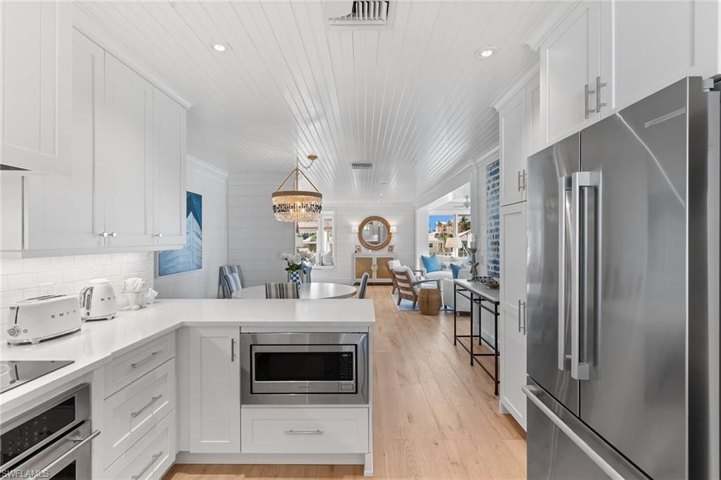 2701 Gulf Shore Blvd N, Unit 4, Naples, FL 34103 Photo