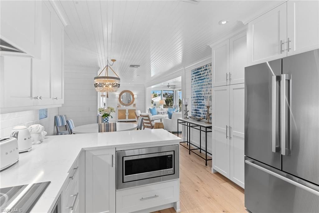 2701 Gulf Shore Blvd N, Unit 4, Naples, FL 34103 Photo