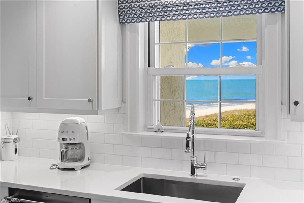 2701 Gulf Shore Blvd N, Unit 4, Naples, FL 34103 Photo