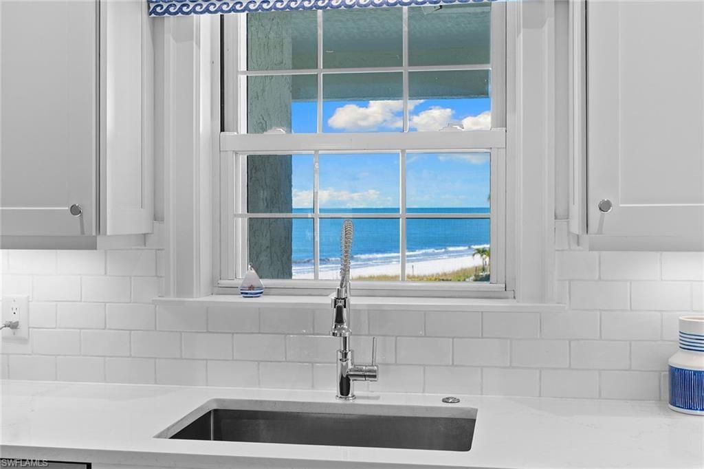 2701 Gulf Shore Blvd N, Unit 4, Naples, FL 34103 Photo