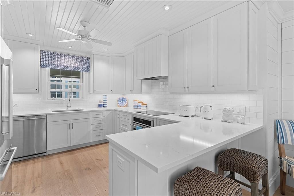 2701 Gulf Shore Blvd N, Unit 4, Naples, FL 34103 Photo