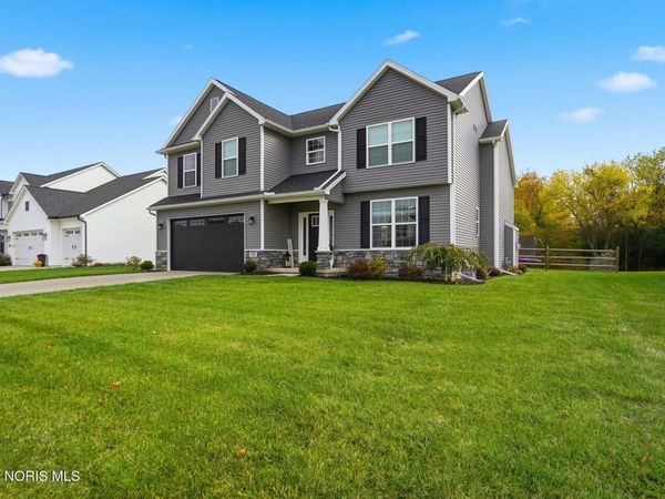 792 Wilkshire Drive, Waterville, OH 43566