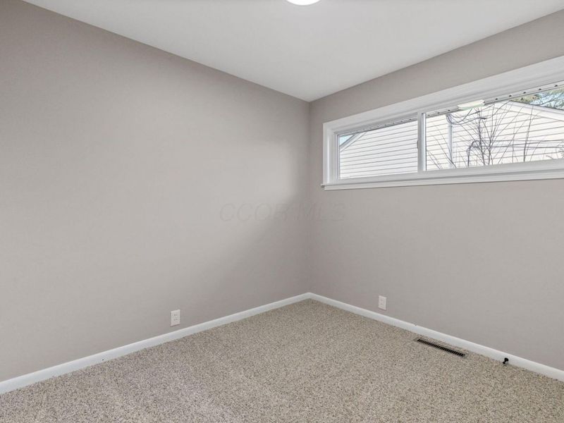 2100 Ferris Road, Columbus, OH 43224 Photo 14