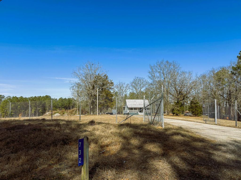 732 Valley Ridge Road Photo 7