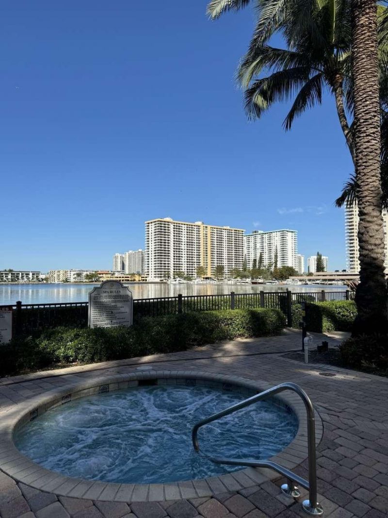 17125 N Bay Road, Unit 3102, Sunny Isles Beach, FL 33160 Photo