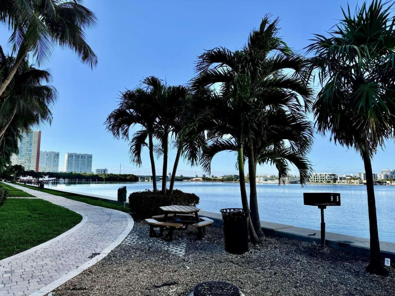 17125 N Bay Road, Unit 3102, Sunny Isles Beach, FL 33160 Photo