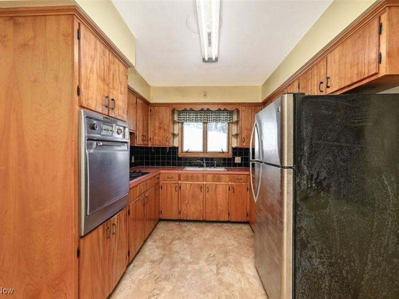 277 Lake Front Drive, Akron, OH 44319 Photo 10