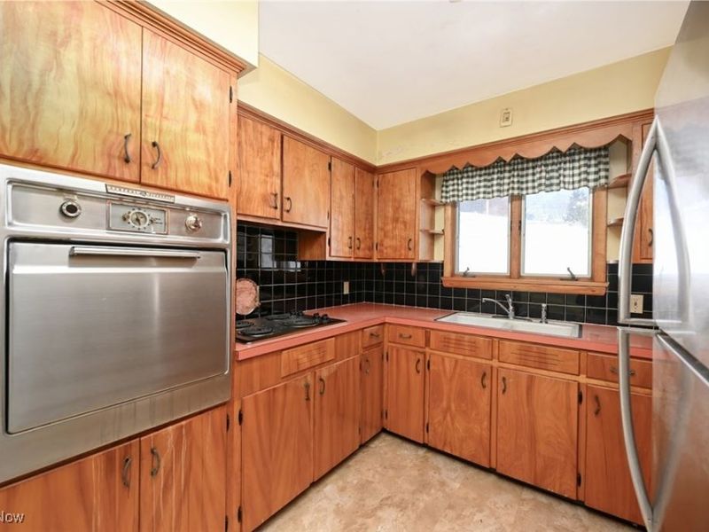 277 Lake Front Drive, Akron, OH 44319 Photo 11