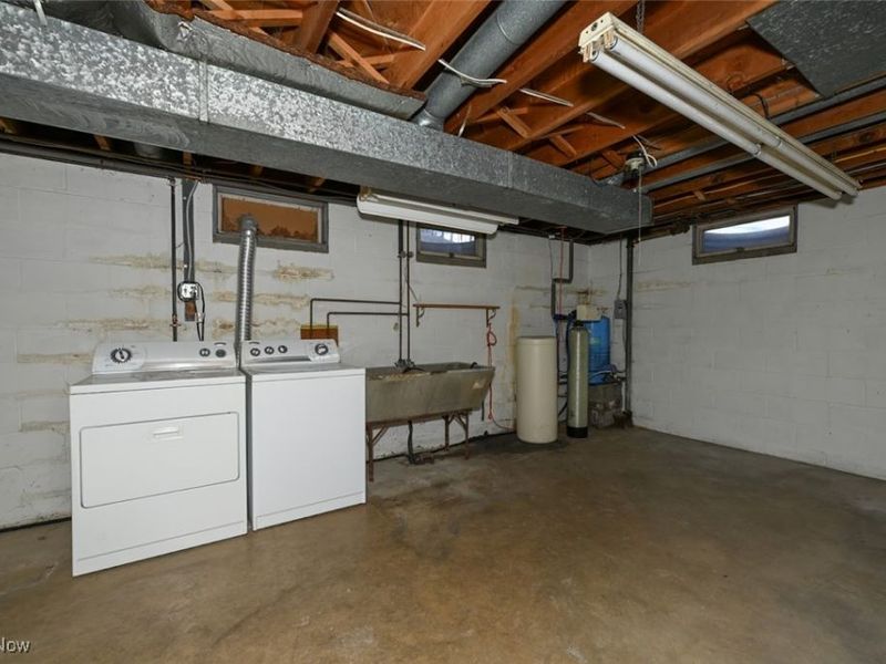 277 Lake Front Drive, Akron, OH 44319 Photo 32