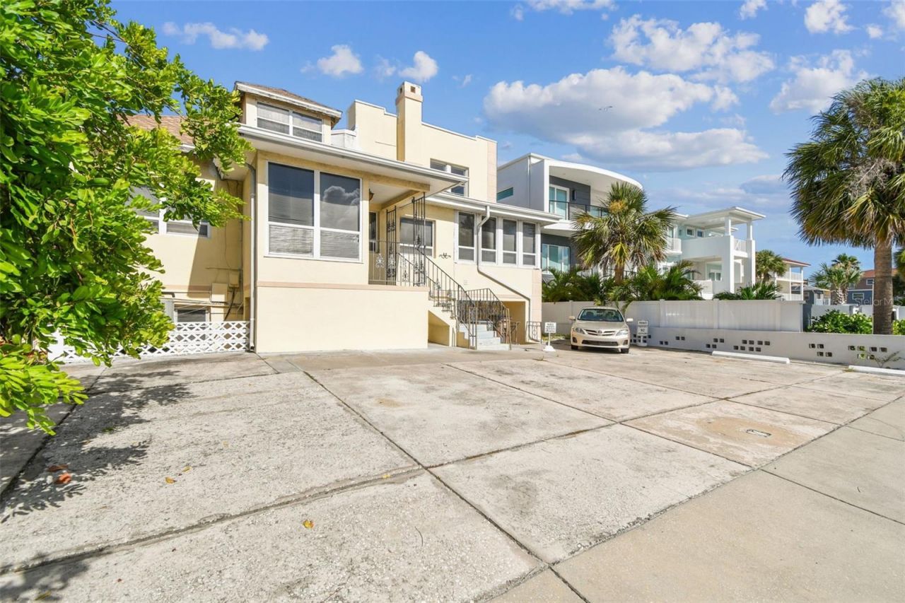 30 Gulf Boulevard, Indian Rocks Beach, FL 33785 Photo