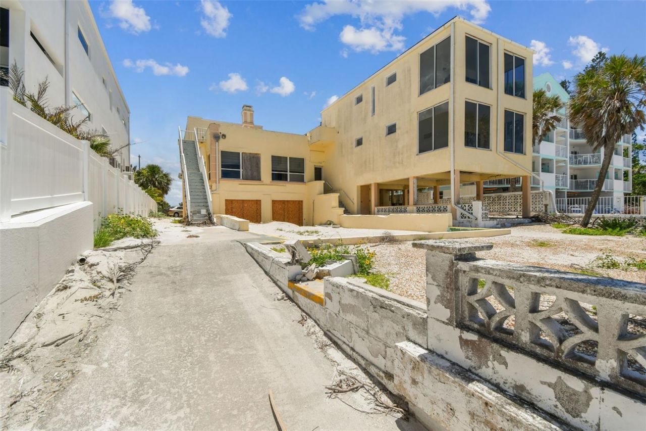 30 Gulf Boulevard, Indian Rocks Beach, FL 33785 Photo