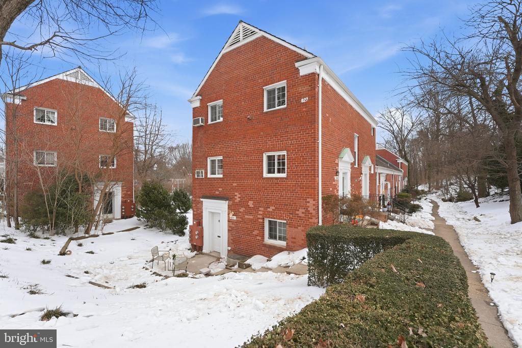 3343 Martha Custis Drive, Alexandria, VA 22302 Main Photo