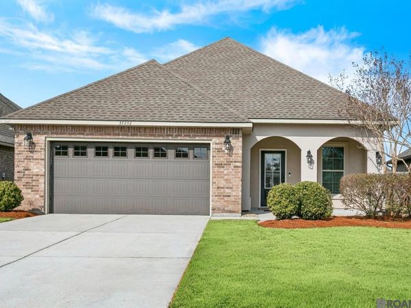 37252 Market Place Dr, Prairieville, LA 70769