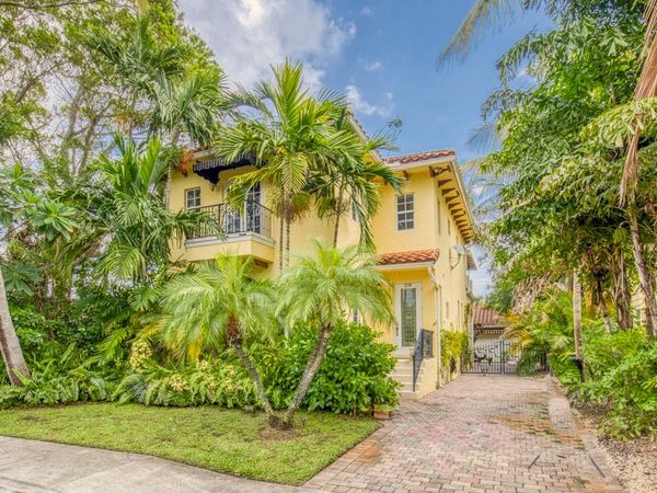 218 N Palmway, Lake Worth Beach, FL 33460