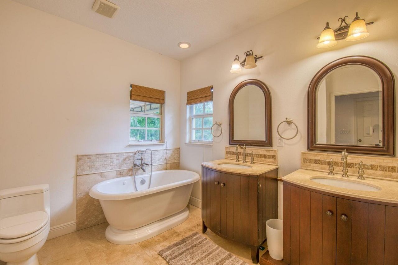 218 N Palmway, Lake Worth Beach, FL 33460 Photo