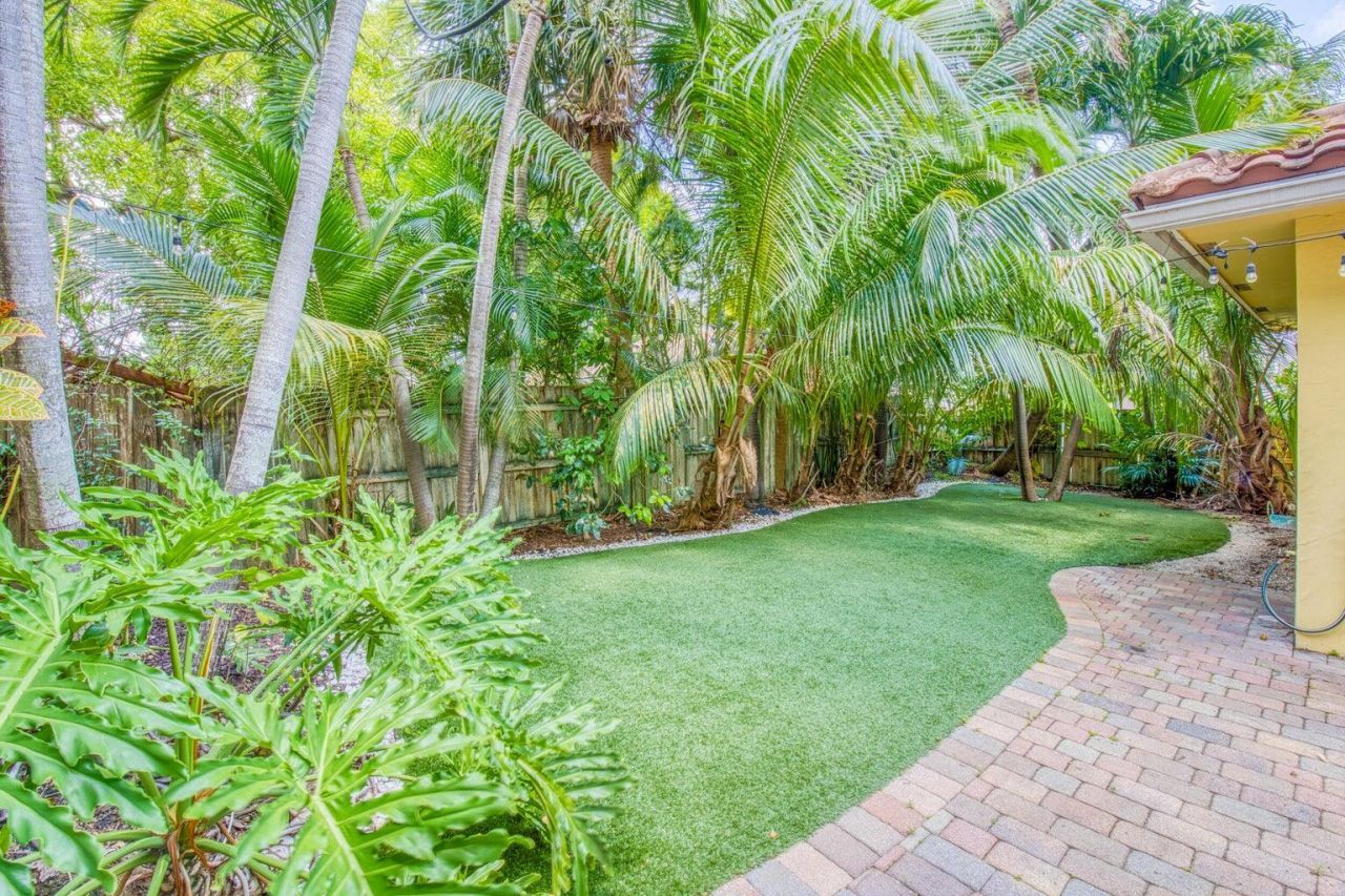 218 N Palmway, Lake Worth Beach, FL 33460 Photo