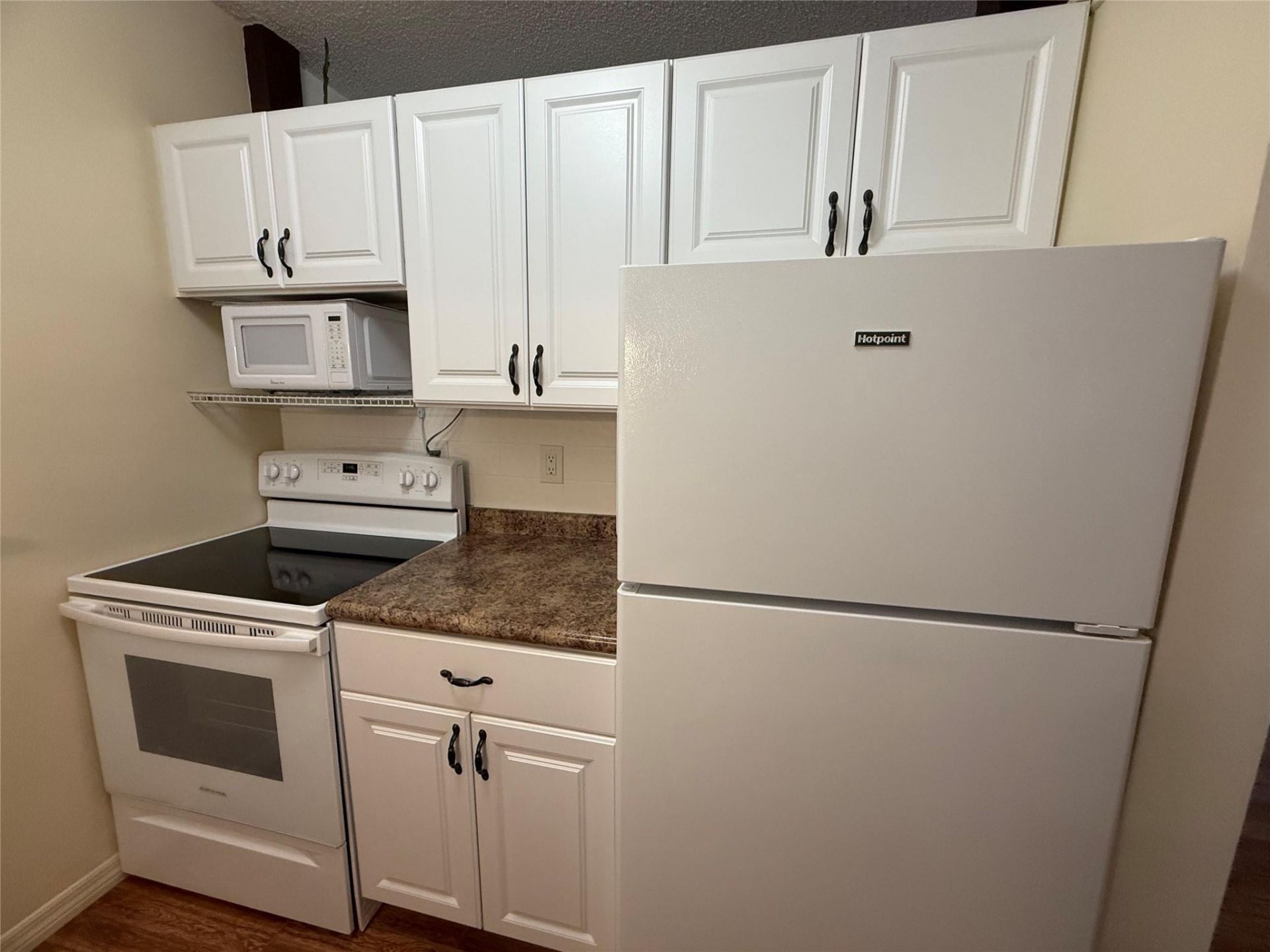 1000 SW 10th Avenue, Unit 9, Hallandale Beach, FL 33009 Photo