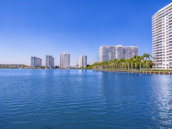 18181 NE 31st Court, Unit 804, Aventura, FL 33160