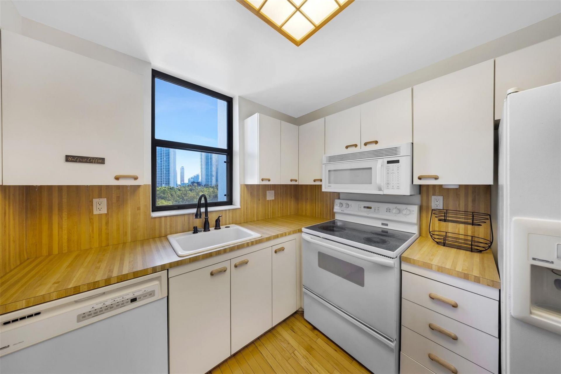 18181 NE 31st Court, Unit 804, Aventura, FL 33160 Photo