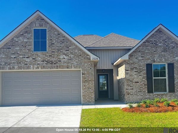 2220 Sherri's Way, Port Allen, LA 70767