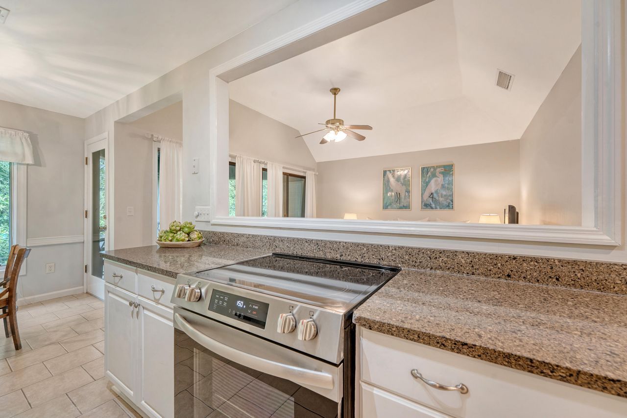 4770 Tennis Club Lane Photo 15