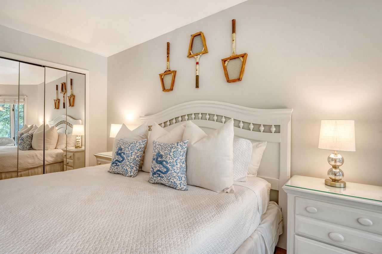 4770 Tennis Club Lane Photo 18