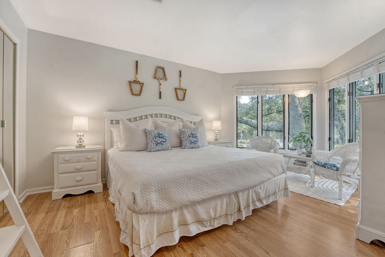 4770 Tennis Club Lane Photo 20