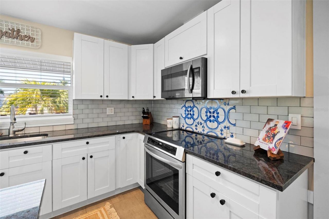 8412 Lopez Drive, Tampa, FL 33615 Photo