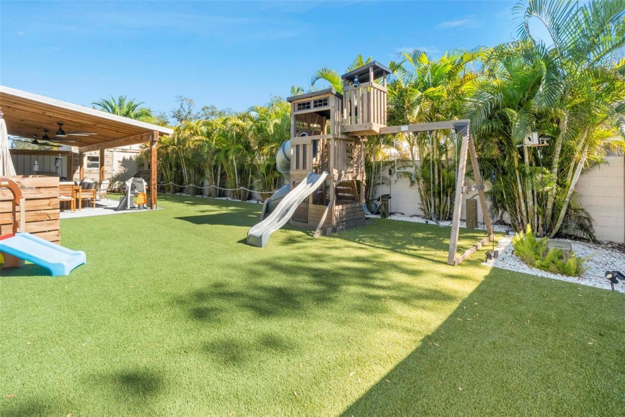 8412 Lopez Drive, Tampa, FL 33615 Photo