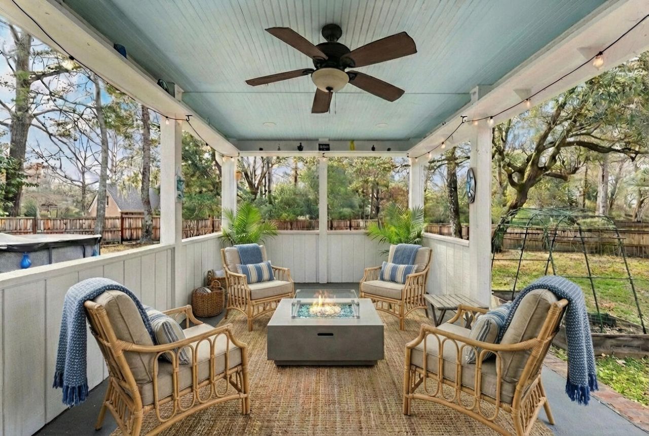 103 Endicott Street Photo 12