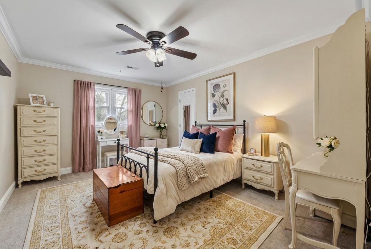 103 Endicott Street Photo 17