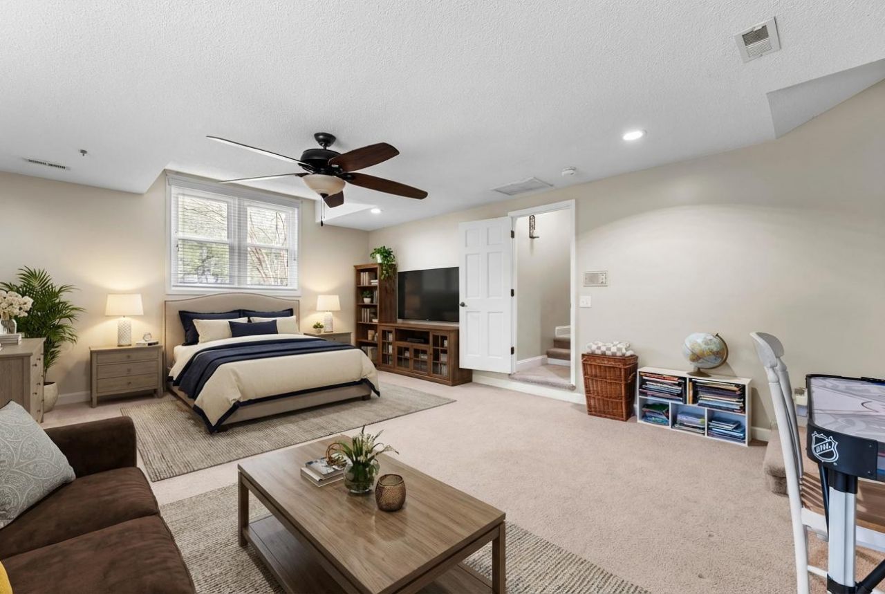 103 Endicott Street Photo 18