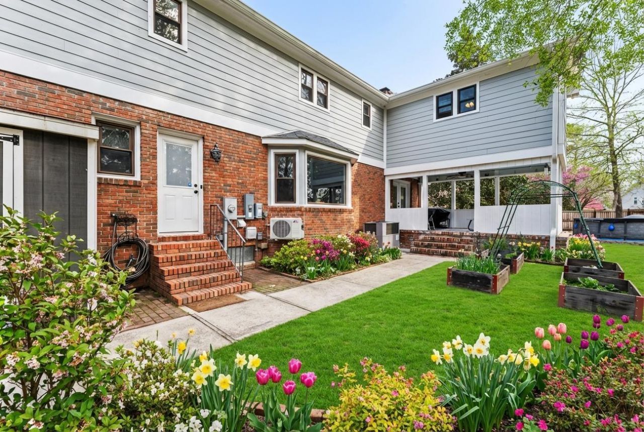 103 Endicott Street Photo 22