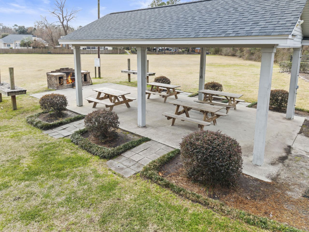 103 Endicott Street Photo 35