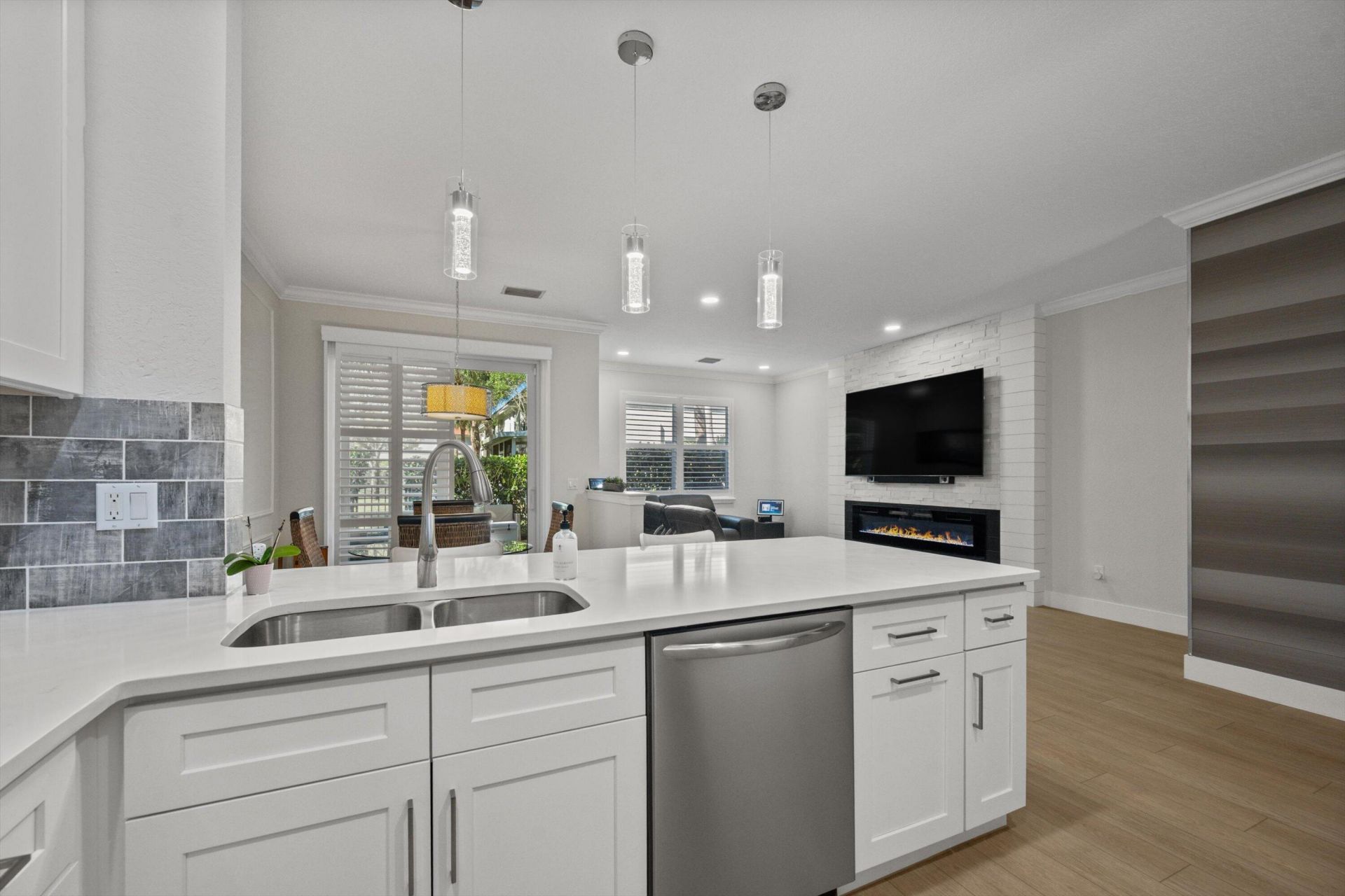 6058 Seminole Gardens Circle, Riviera Beach, FL 33418 Photo