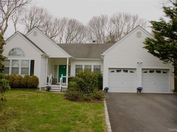 5 Wood Hollow Drive, Westhampton, NY 11977