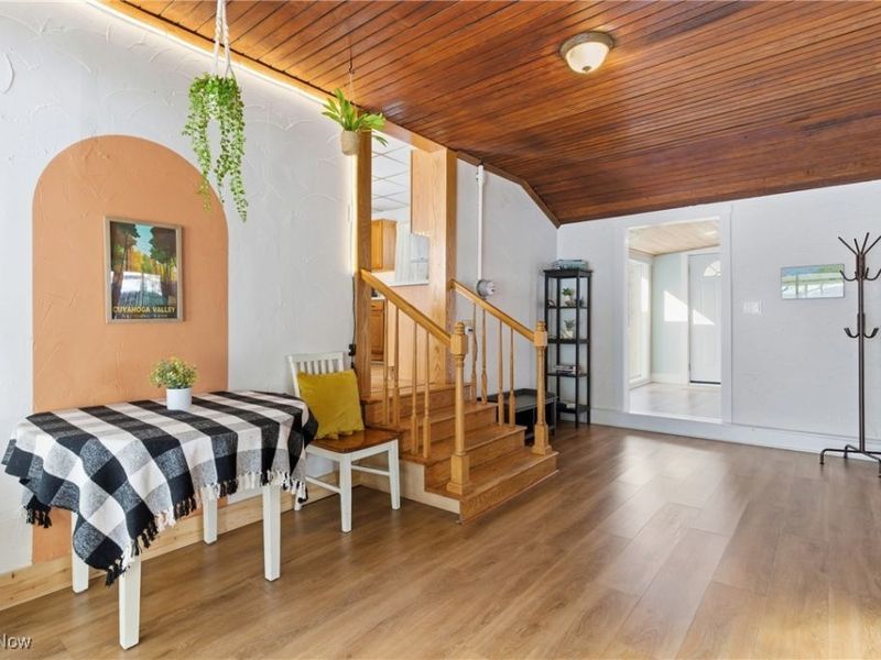 9800 Gleeson Drive, Cleveland, OH 44125 Photo 11