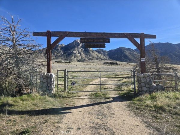 23400 Vanessa Avenue, Onyx, CA 93255