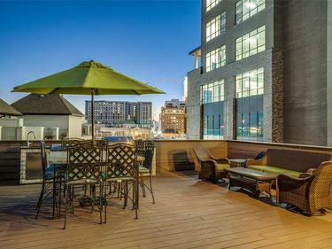 2111 Albany Street, Dallas, TX 75201