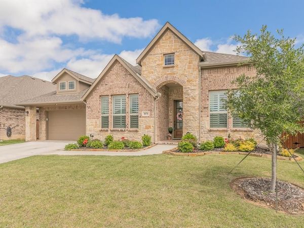 1076 Fleetwood Drive, Justin, TX 76247