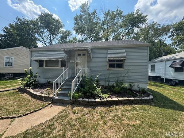 7804 Utica Drive , Hanley Hills, MO 63133