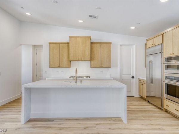 1041 Soaring Sage Avenue, Las Vegas, NV 89138